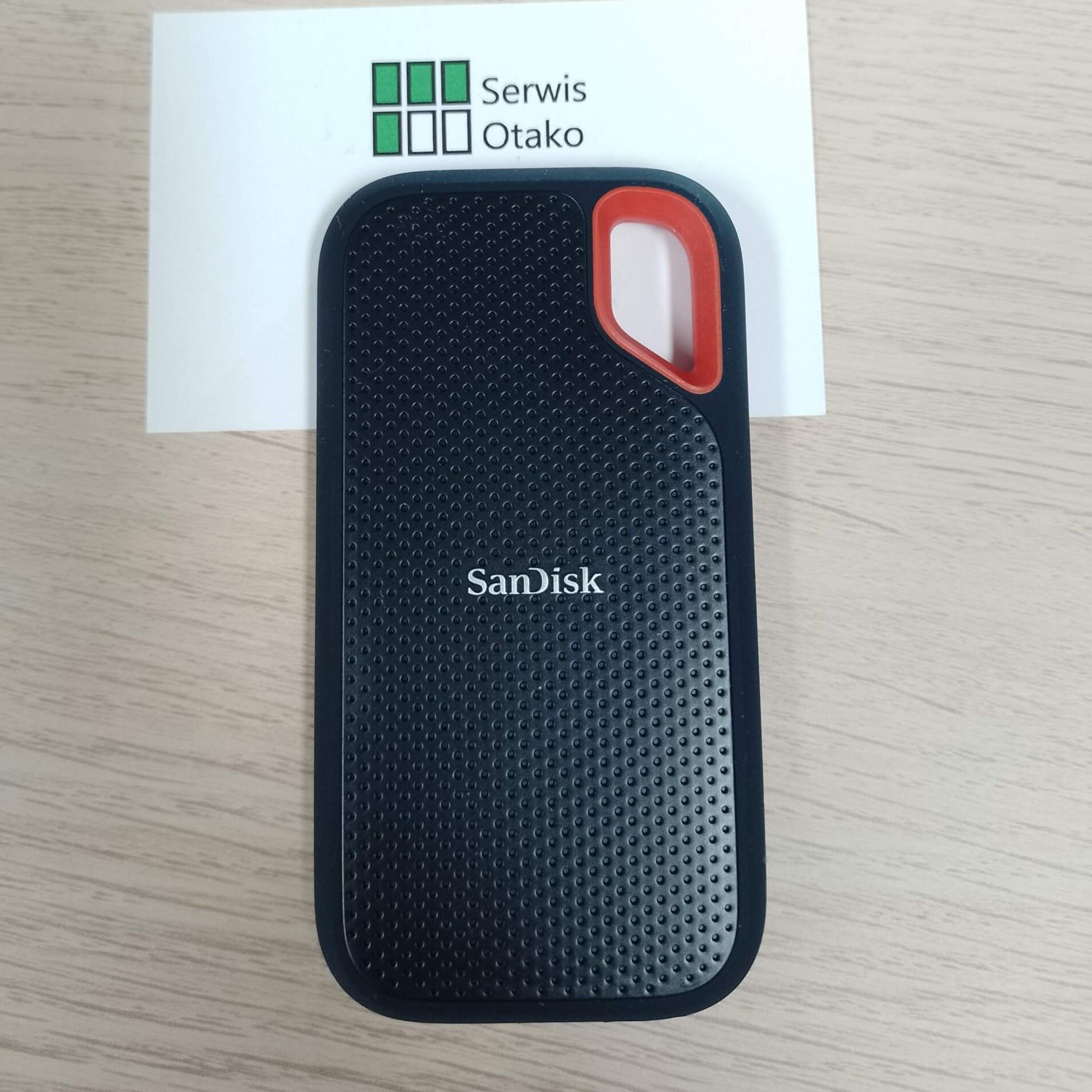 SanDisk Extreme Portable SSD V2 SDSSDE61 — dysk z wadą produkcyjną, widok z laboratorium Serwis Otako